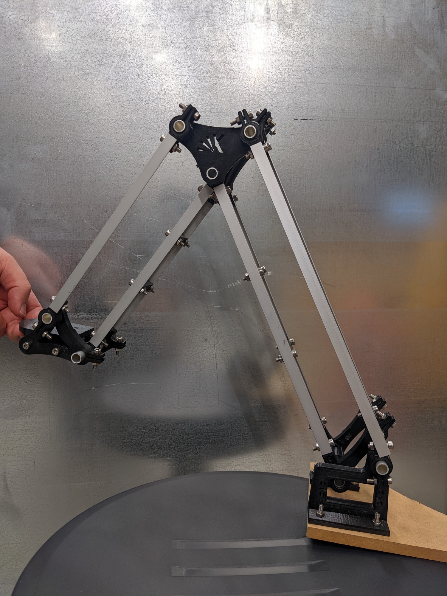 Alter Prototyp von der Seite