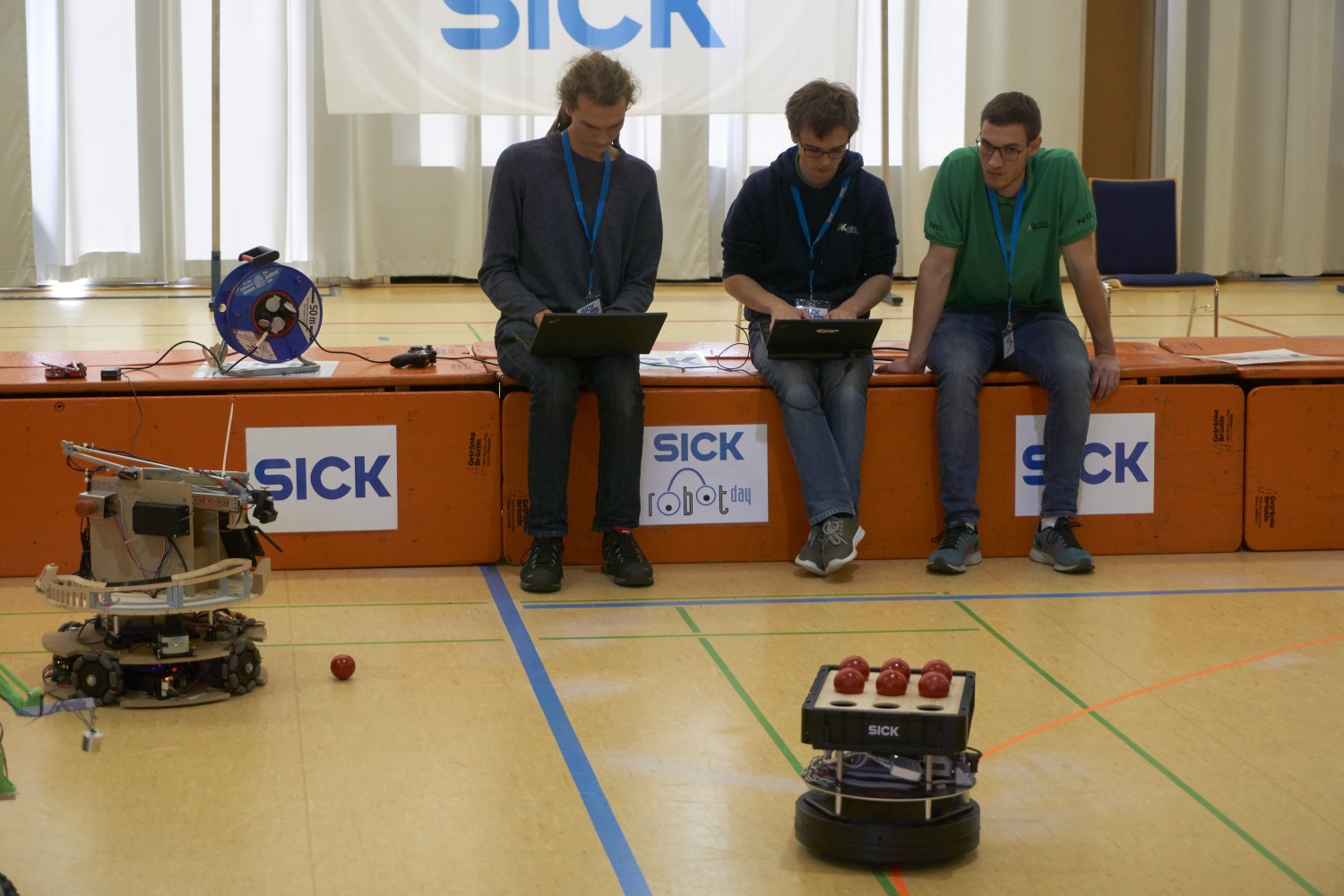 Cassiopeia links im Bild mit Kamaro Informatikern